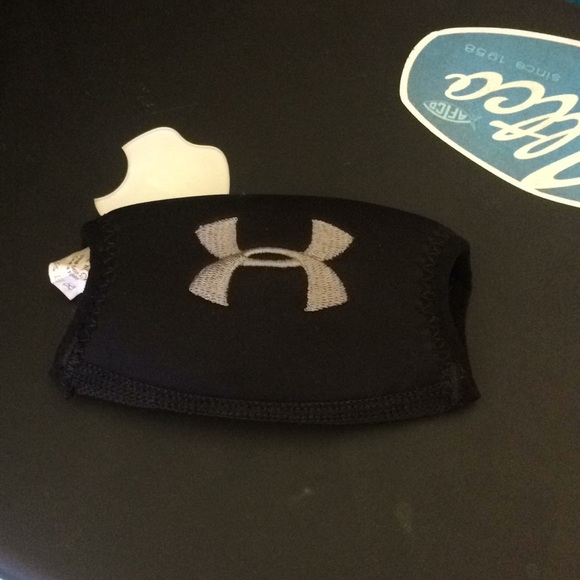 Under armor football helmet chin cover black - Picture 1 of 4